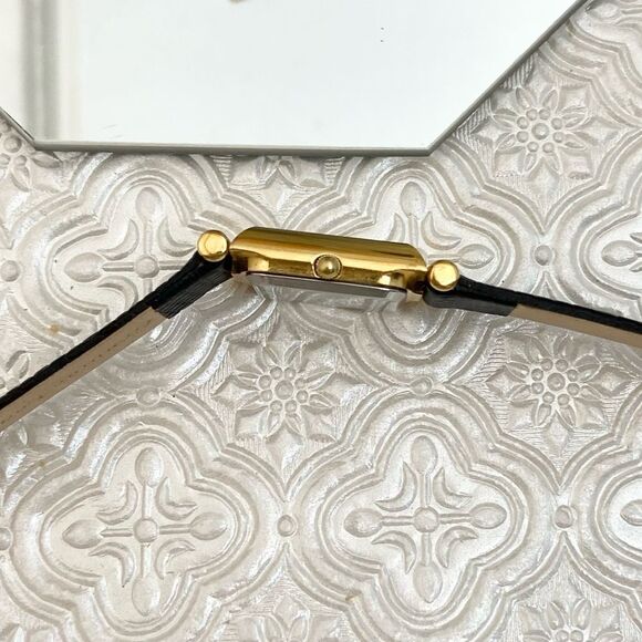 Vintage Benrus Diamond Accented Dial Dress Watch with Leather Strap - Picture 11 of 16